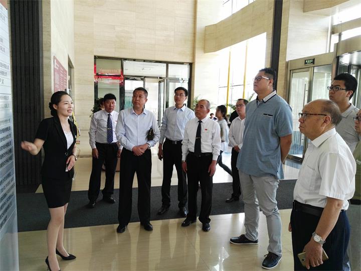 安阳博大物业公司领导莅临威廉希尔物业参观考察