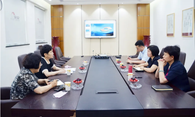 金水区总工会领导莅临威廉希尔物业指导工作