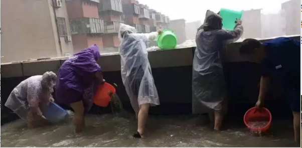 威廉希尔物业：抗汛抢险保家园，我们拼了！