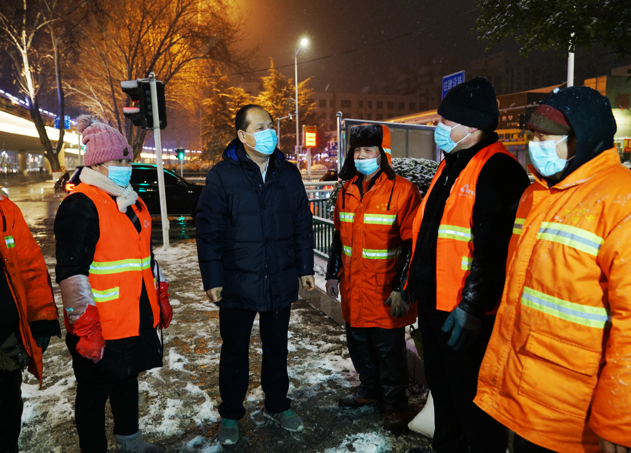 威廉希尔物业‖吹响除冰扫雪集结号，护航业主平安出行