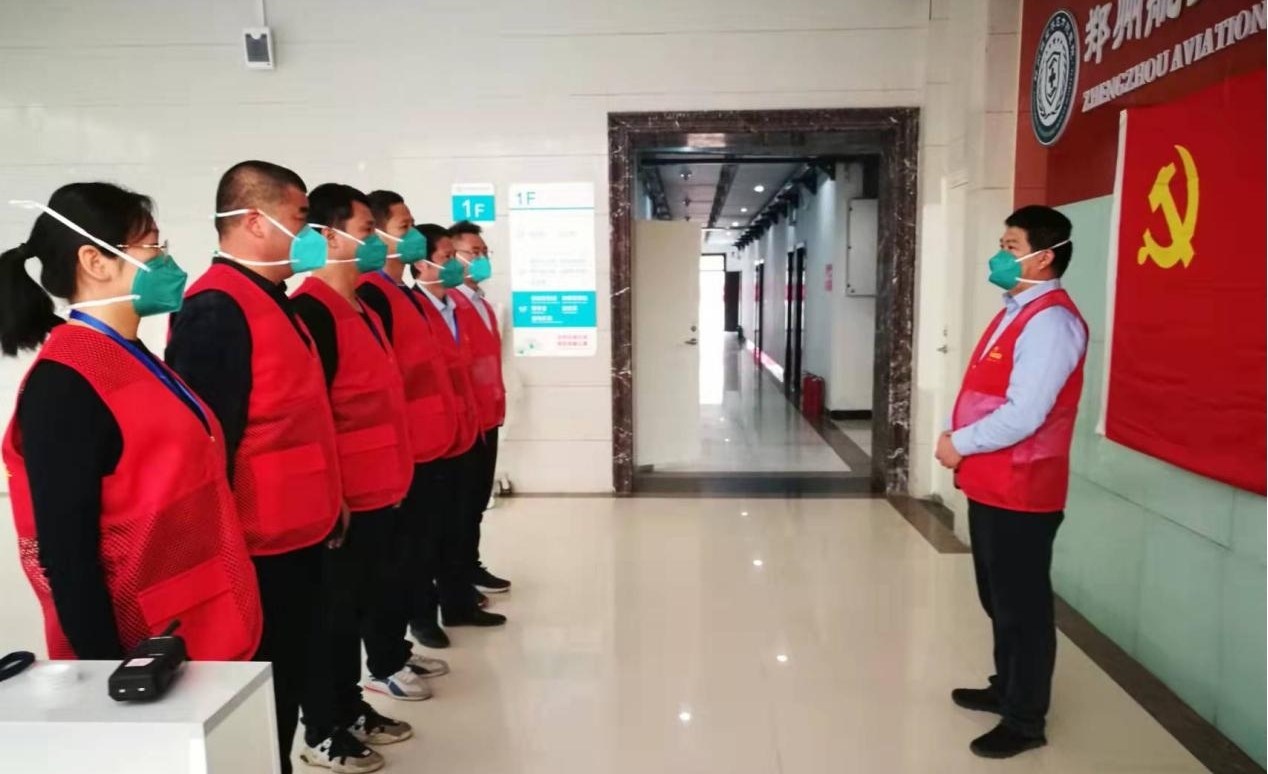 奋战在“郑州航空港区医学观察点（郑州方舱）”的威廉希尔人