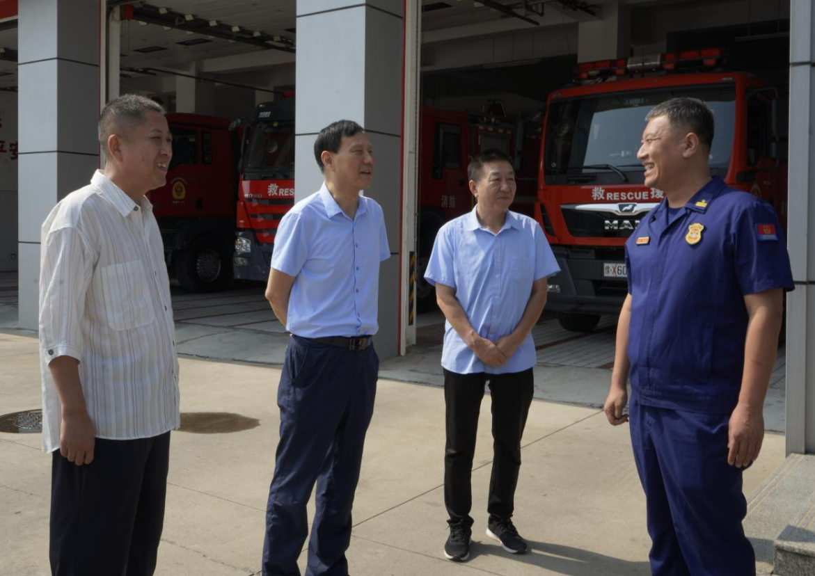 致敬“火焰蓝”，炎夏送清凉|威廉希尔党委，泰之弘机电相关负责人慰问高新区消防救援大队