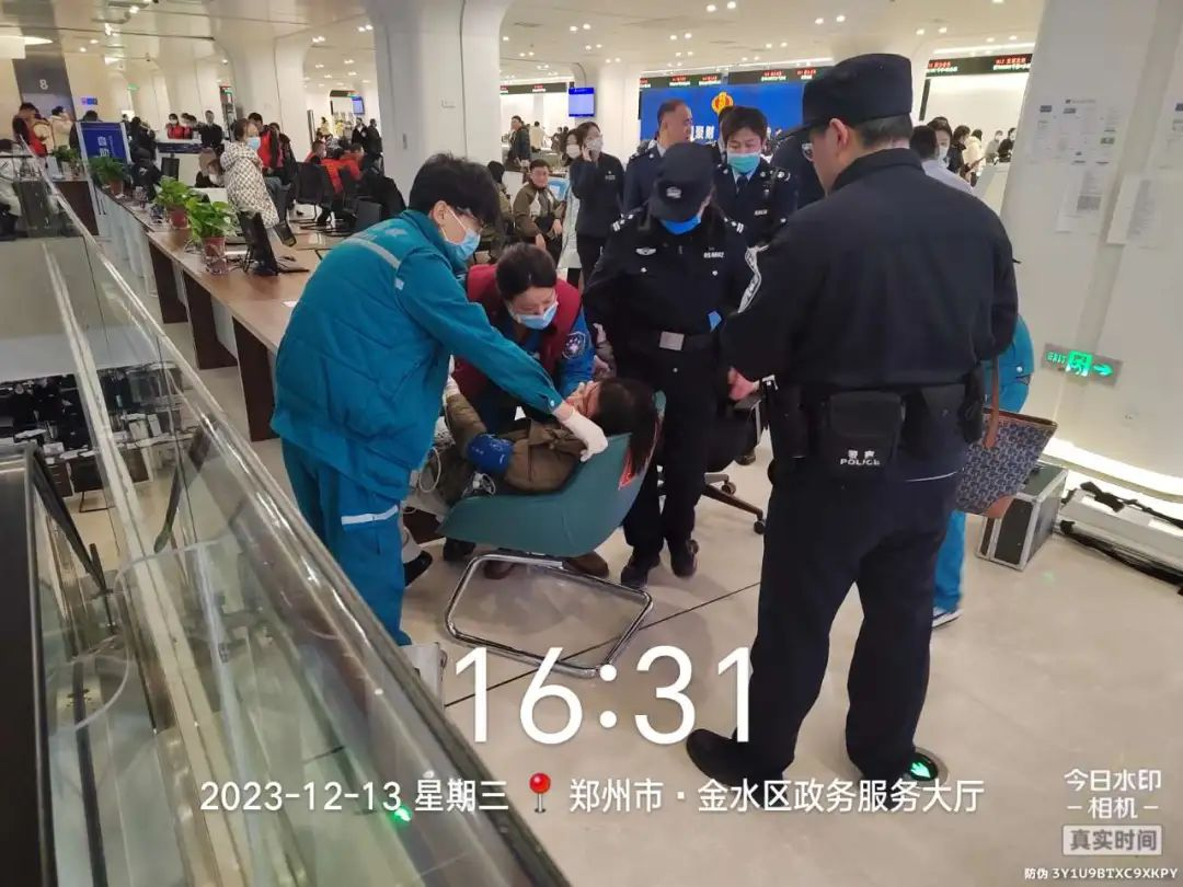 争分夺秒 全力以赴-威廉希尔物业人紧急救助，为生命保驾护航